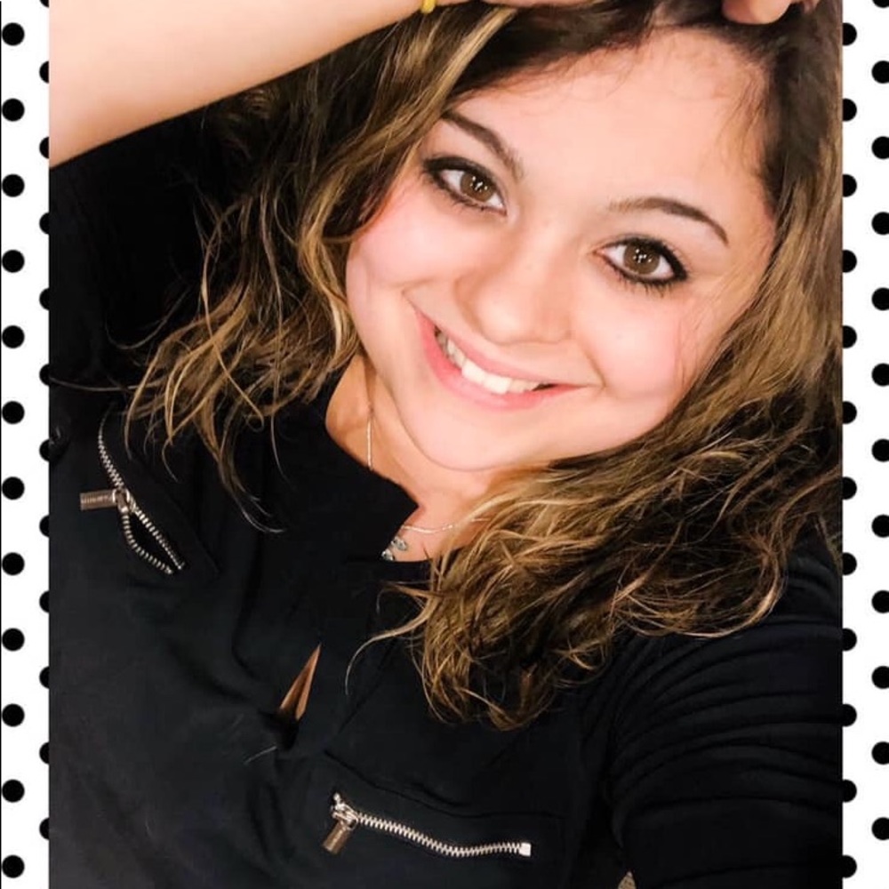 Meet your Posher, Danielle